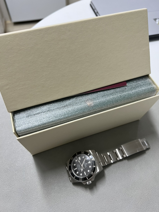Rolex Submariner Nondate - Photo 6 view in Midtown Manhattan