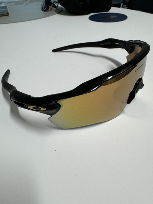 Oakley Sunglass - Photo 2 view in Midtown Manhattan