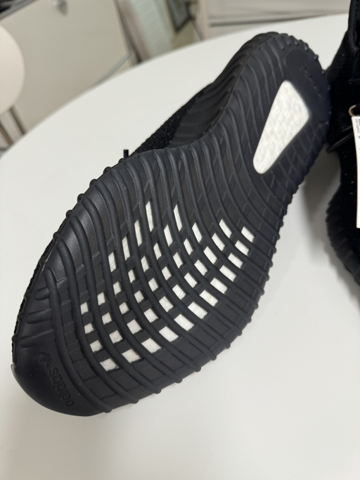 Yeezy Boost 350 - Photo 4 view in Midtown Manhattan
