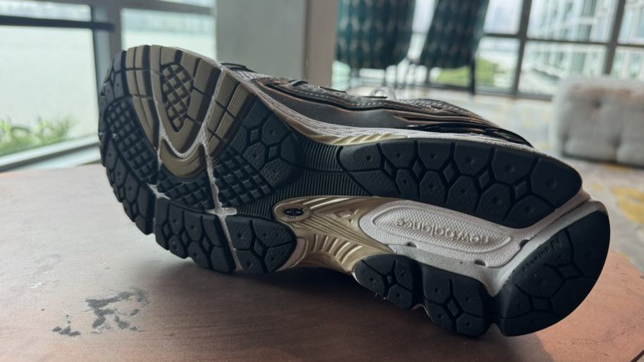 New Balance 9.5 - Photo 3 view in Midtown Manhattan