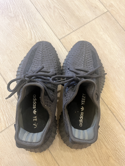 Yeezy shoes US women 4.5