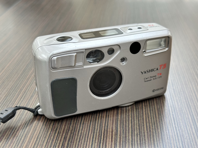 Yashica T5