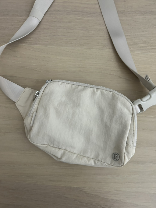 lululemon everywhere belt bag