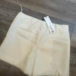 zara white shorts - Photo 2 view in Upper East Side
