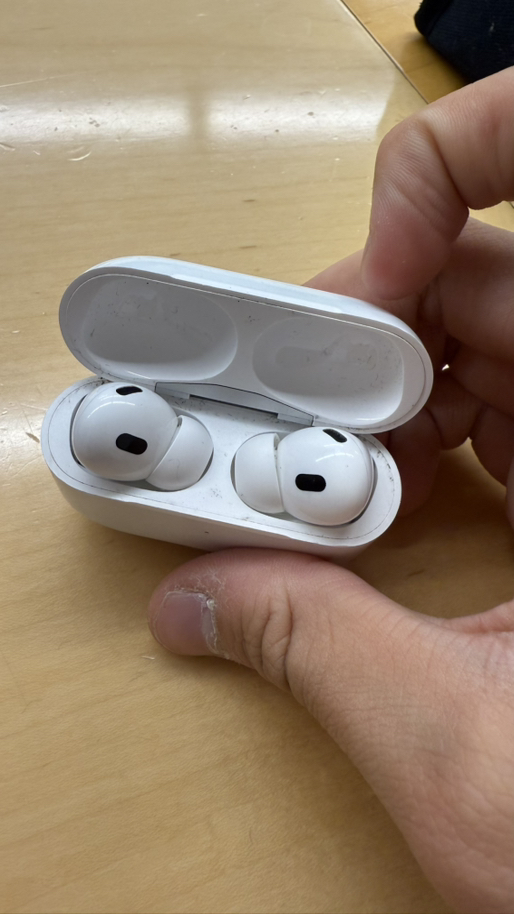 Airpods pro 3rd generation - Photo 3 view in Downtown Manhattan