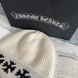 ChromeHeart BigDaddy Beanie white - Photo 4 view in Downtown Manhattan