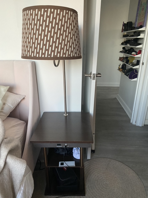 bedroom night table bullt in usb