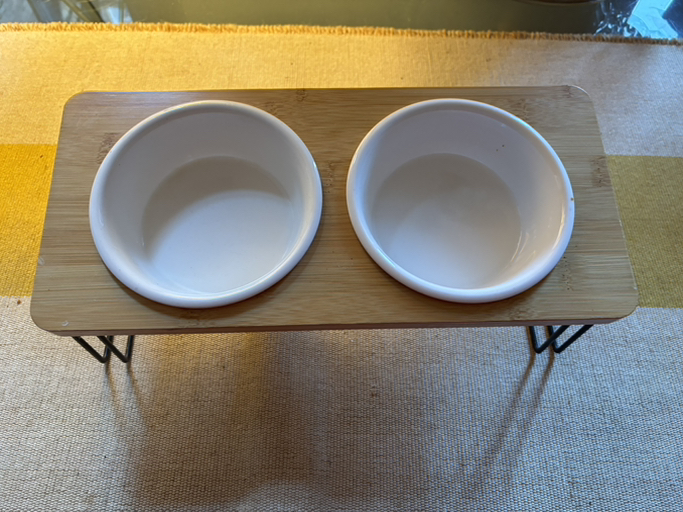 raised pet feeding station - Photo 2 view in Manhattan, NY