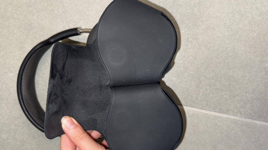 Airpods Max Space Gray  - Photo 4 view in Hudson County, NJ