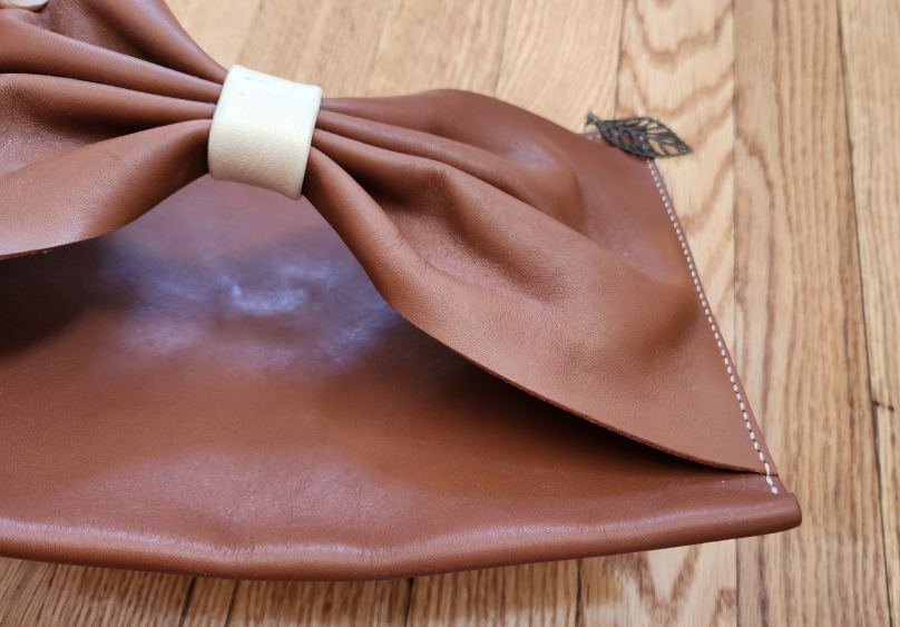 Vintage Women’s Pouch – Rarely Used, Purchased in Korea - Photo 3 view in Queens, NY
