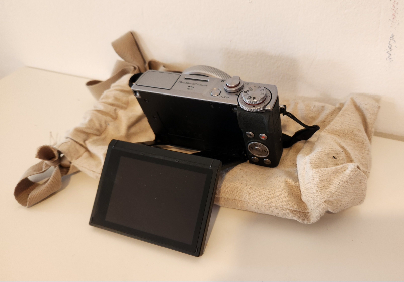 Canon PowerShot G7X Mark II   Battery Charger - Photo 3 view in Manhattan, NY