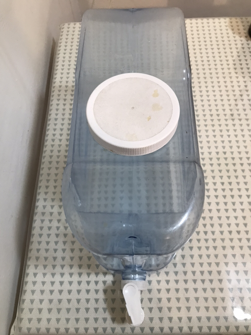2.5 GALLON WATER CONTAINER - Photo 3 view in Manhattan, NY