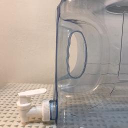 2.5 GALLON WATER CONTAINER - Photo 2 view in Manhattan, NY