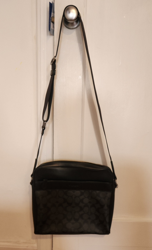Coach Men massenger bag - Photo 3 view in Queens, NY