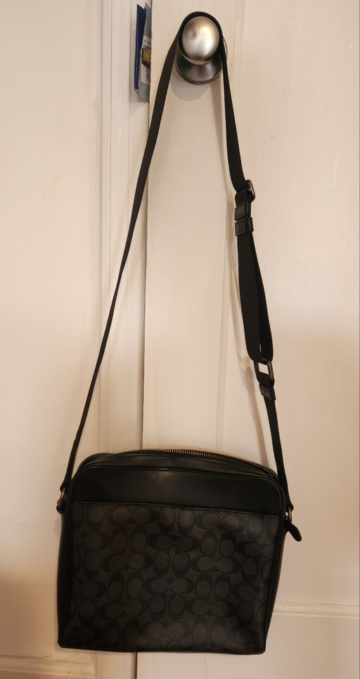 Coach Men massenger bag - Photo 2 view in Queens, NY