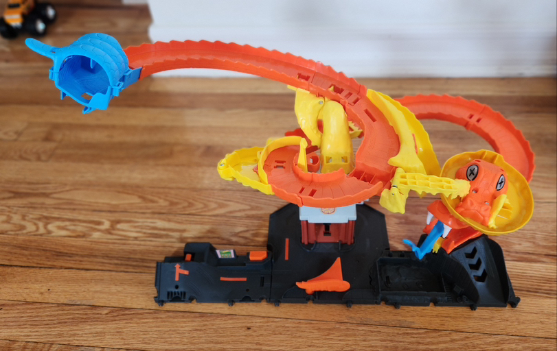 Hot Wheels City Pizza Slam Cobra Attack 1:64 Scale Playset - Photo 2 view in Queens, NY
