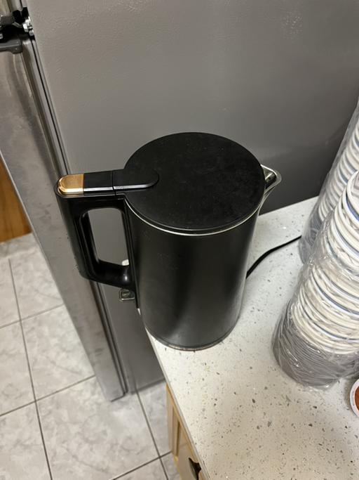 black electric kettle - Photo 3 view in Queens, NY