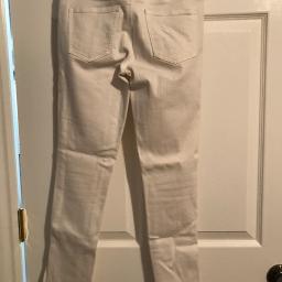 Uniqlo Women’s White Skinny Jean - Photo 2 view in Manhattan, NY