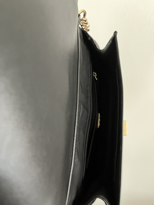 Guess Shoulder bag - Photo 3 view in Manhattan, NY