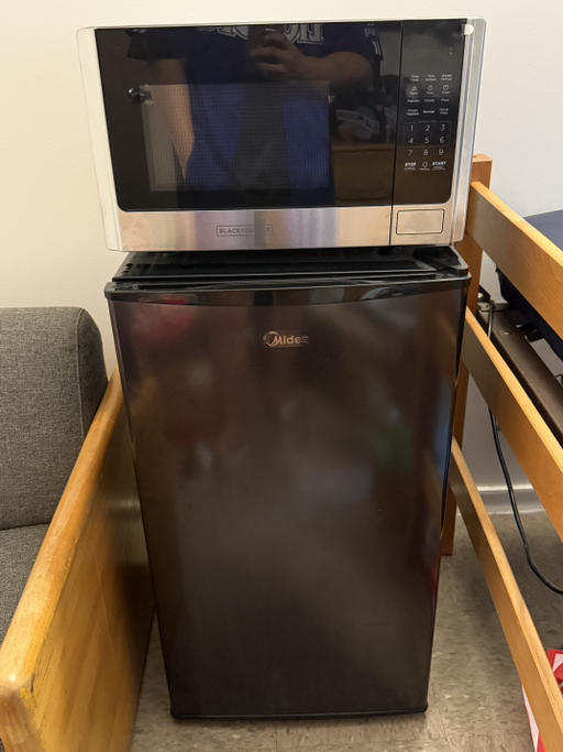 Refrigerator and Microwave - Photo 2 view in Manhattan, NY
