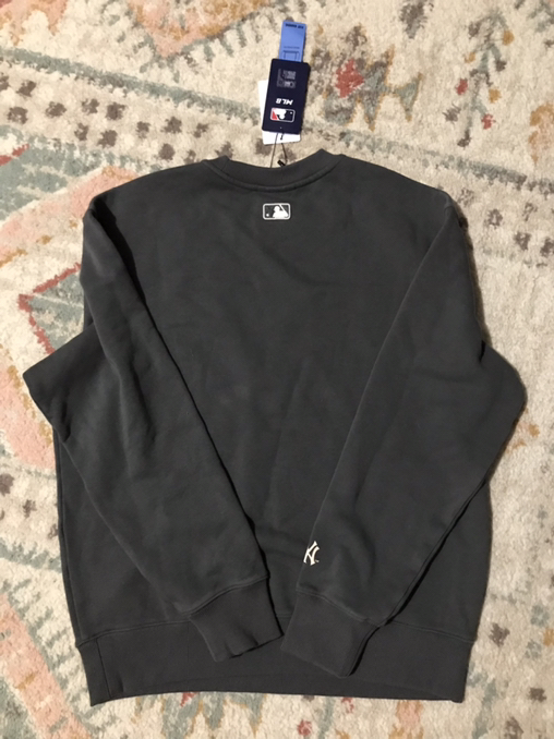 MLB New York Yankees Sweatshirt – Gray (Size M) – Brand New - Photo 2 view in Queens, NY