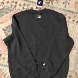 MLB New York Yankees Sweatshirt – Gray (Size M) – Brand New - Photo 2 view in Queens, NY