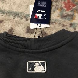 MLB New York Yankees Sweatshirt – Gray (Size M) – Brand New - Photo 4 view in Queens, NY