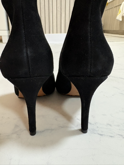 Vince Camuto - Photo 3 view in Queens, NY