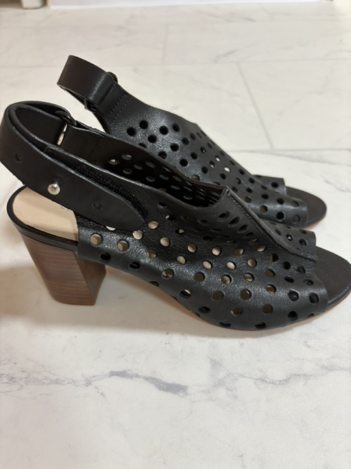 Loeffler Randall  - Photo 3 view in Queens, NY