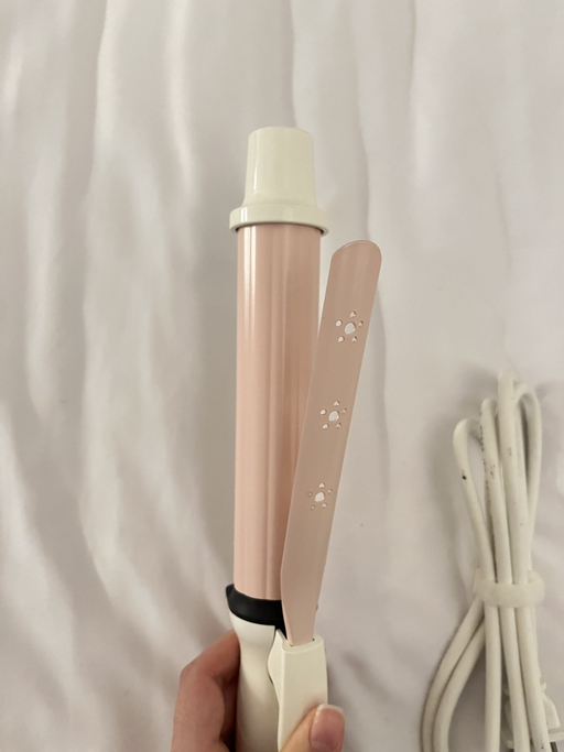 Lena Curling Iron - Photo 2 view in Manhattan, NY