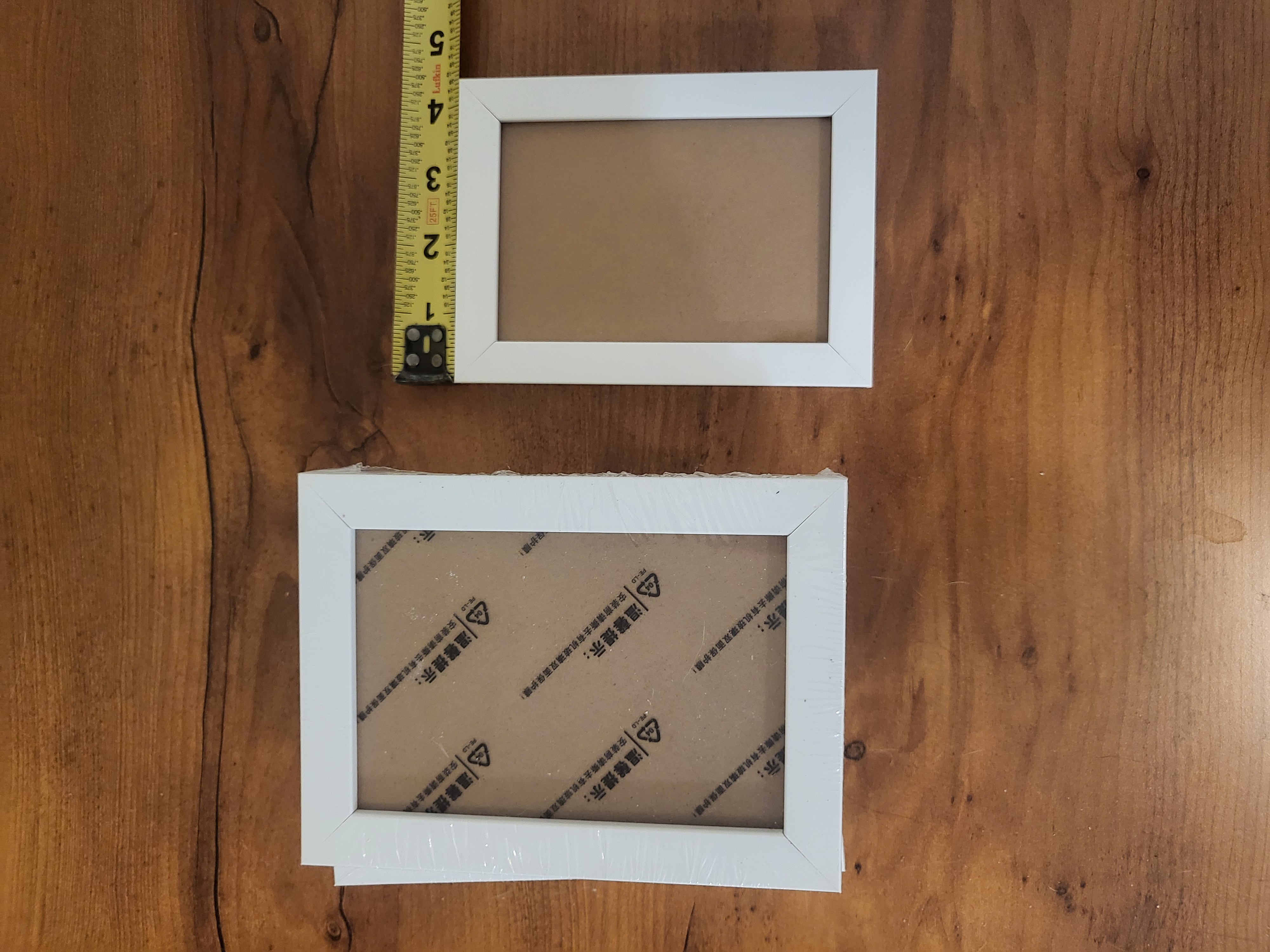white photo frame 8 pieces.