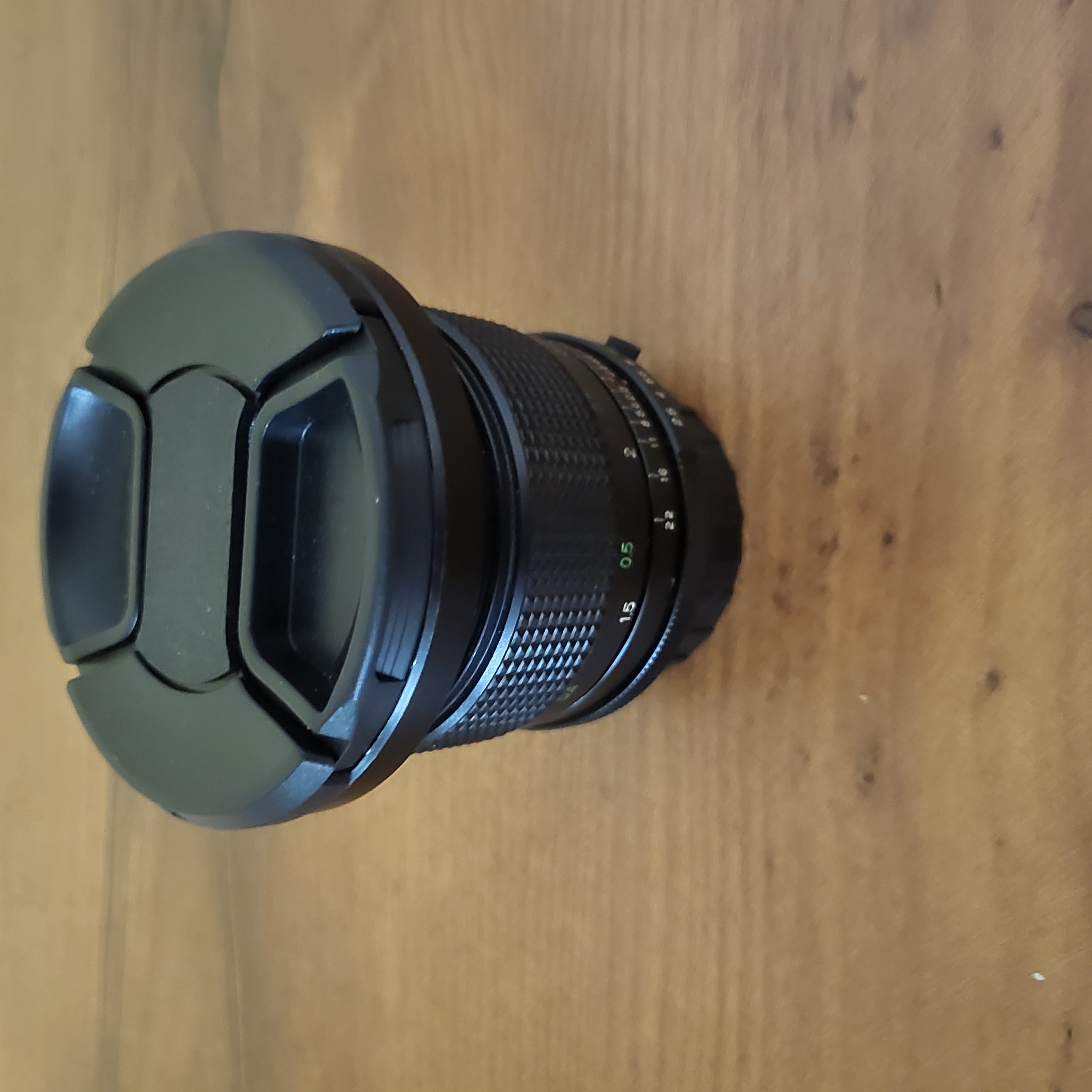 Vivitar 28mm F2.5 MF lens