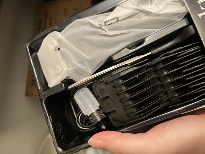 Professional electric hair clipper set  - Photo 3 view in Hudson County, NJ
