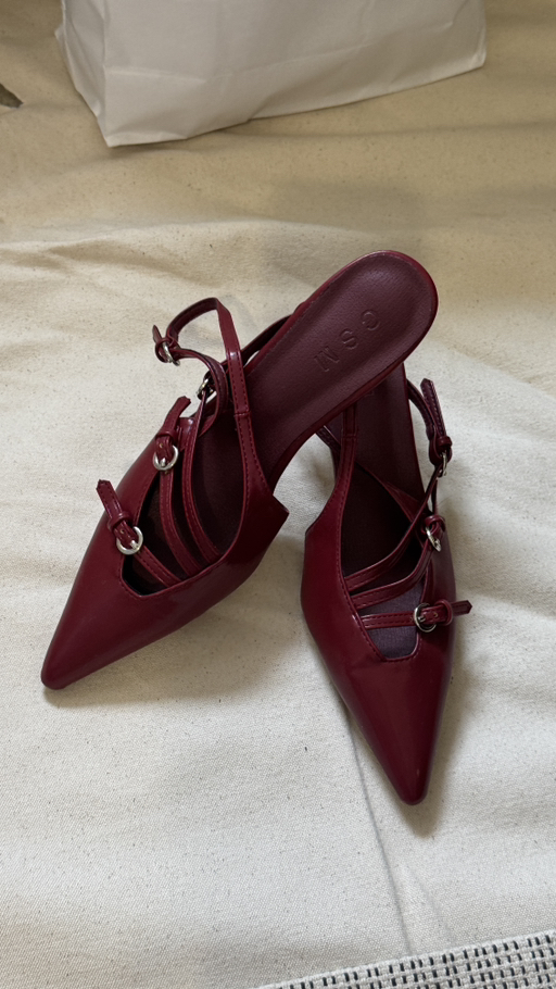 Brand new, never worn Korean shoes. Size 235cm (approx. US 6.5). - Photo 4 view in Queens, NY