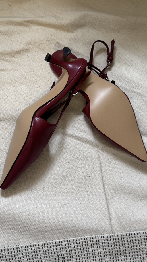 Brand new, never worn Korean shoes. Size 235cm (approx. US 6.5).