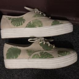 KEDS Tropical Canvas - Photo 3 view in Queens, NY