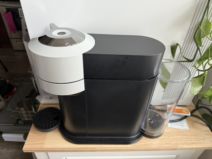 Nespresso coffee machine - Photo 2 view in Queens, NY