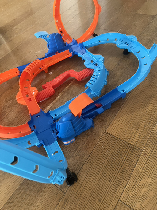 Hot Wheels Ultra Hots Blast Launch Face-Off Track Set with 2 1:64 Scale Toy Cars - Photo 2 view in Queens, NY