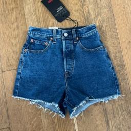 Levi’s Premium Ribcage Shorts - Size 24 (NWT)