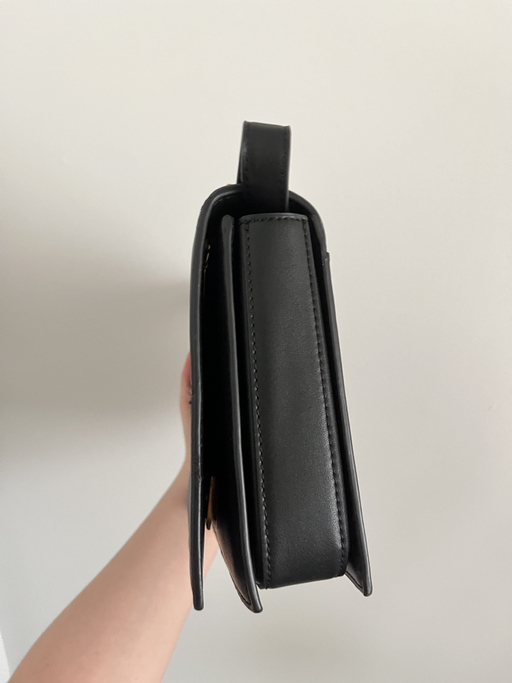 Charles and keith shoulder bag - Photo 2 view in Manhattan, NY