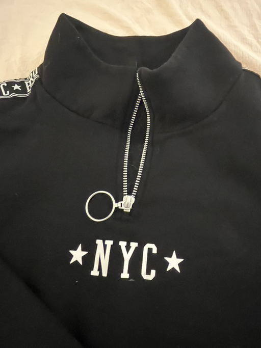 Hollister Black Crop Sweatshirt - Photo 3 view in Hudson County, NJ