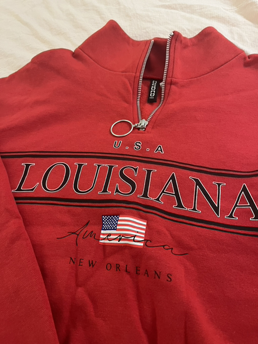 Hollister Red Crop Sweatshirt - Photo 2 view in Hudson County, NJ