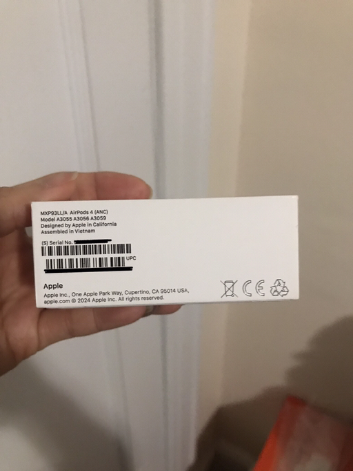 Apple - AirPods 4 with Active Noise Cancellation - White - Photo 3 view in Queens, NY