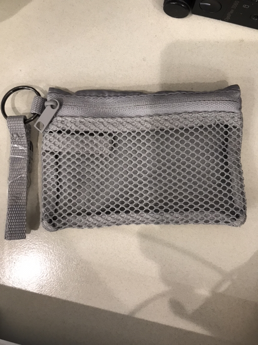 Small Mesh Pouch – Gray Zipper – 2 Compartments – Easy to Carry