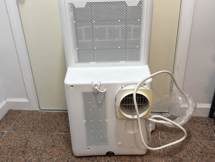 GREE 8,200 BTU Portable AC - Brand New, Never Used - Photo 4 view in Queens, NY