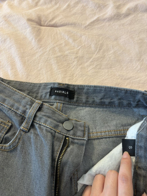 66Girls Light Wash Wide Leg Jeans - Photo 3 view in Manhattan, NY