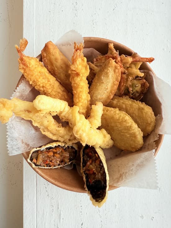 Assorted Fritters (모듬 튀김 6pcs)