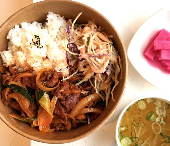 Bulgogi Topped with Rice (불고기 덮밥)