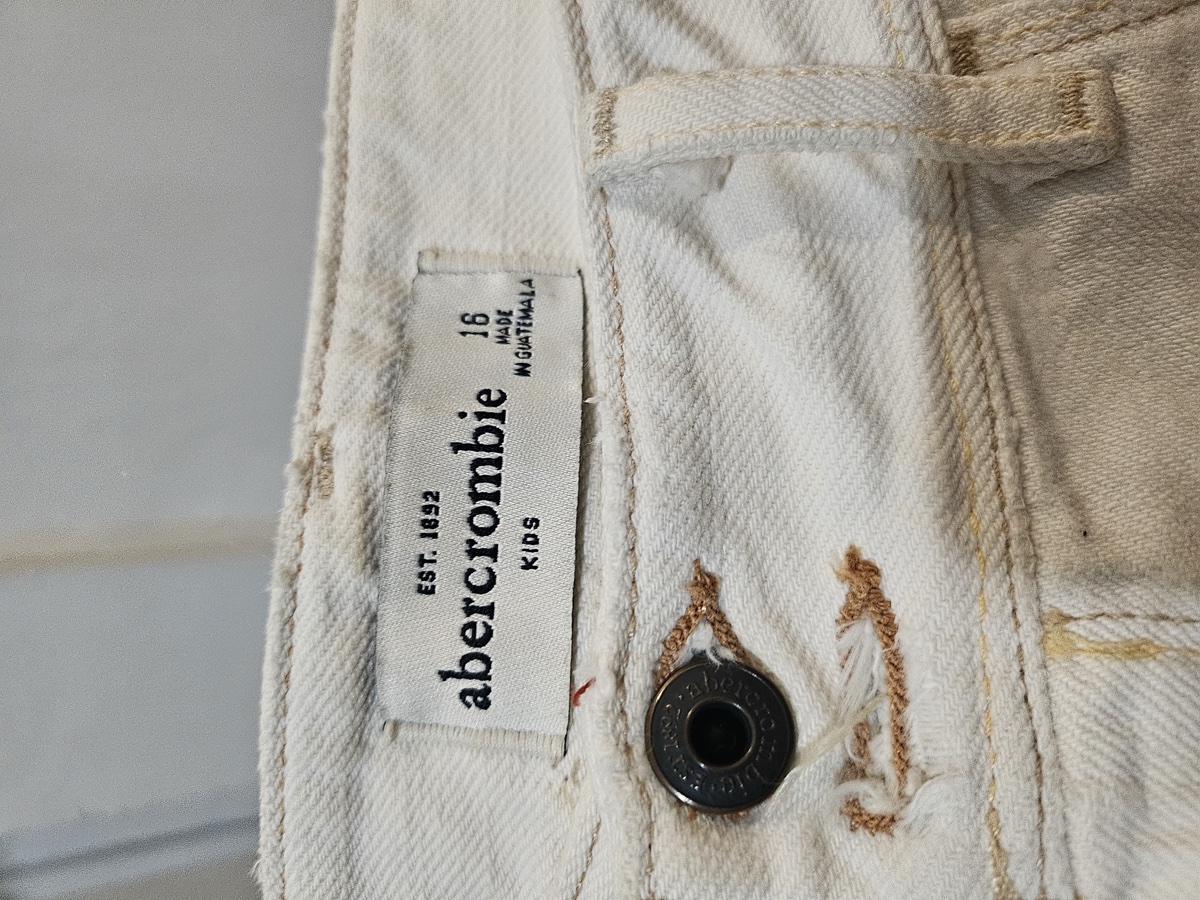 Abercrombie & Fitch Shorts - photo 3